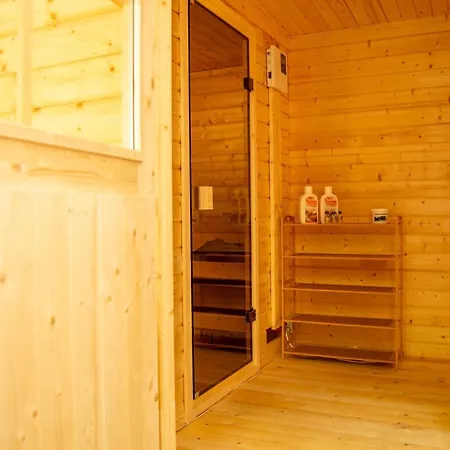 Wellnessoase Mitten In Der Wasserfallstadt Triberg *